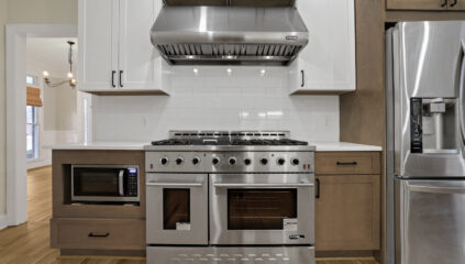Industrial Kitchen, Stainless Steel Appliances, Upgraded Two tone Cabinets, Realtor John Wesley Brooks, Huntsville Alabama